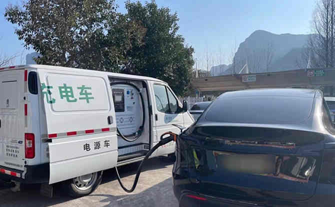 德令哈汽车搭电