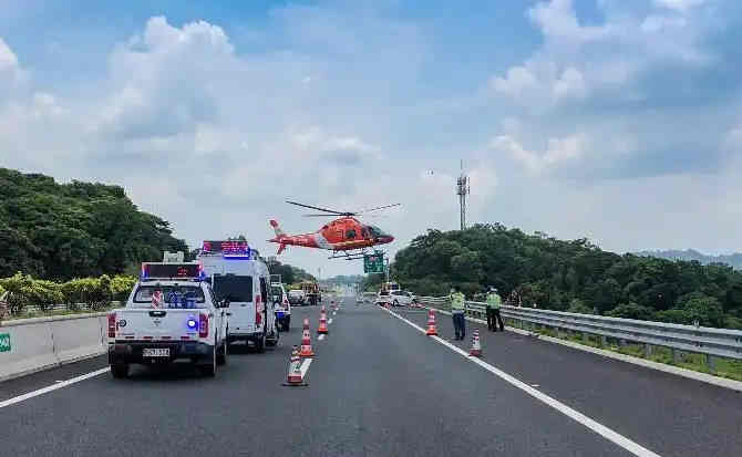德令哈高速公路汽车救援案例